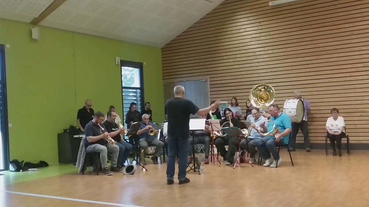 FANFARE La PARADE  DES AUTOMATES