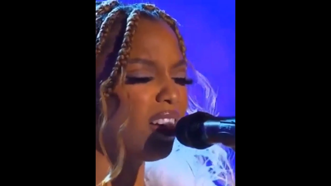 Chloe Bailey Performs 