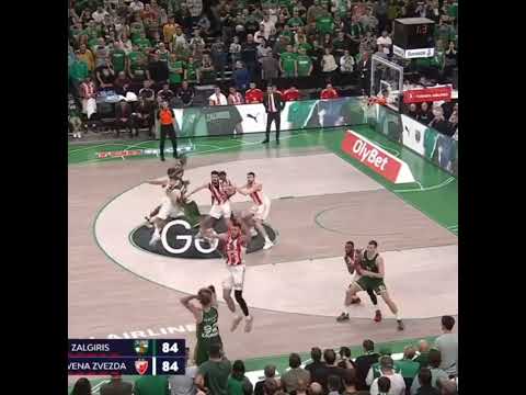 Amazing buzzerbeater for