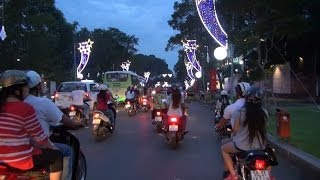 Dạo phố Sài Gòn chiều 30/4/2014 với bác lái xe ôm