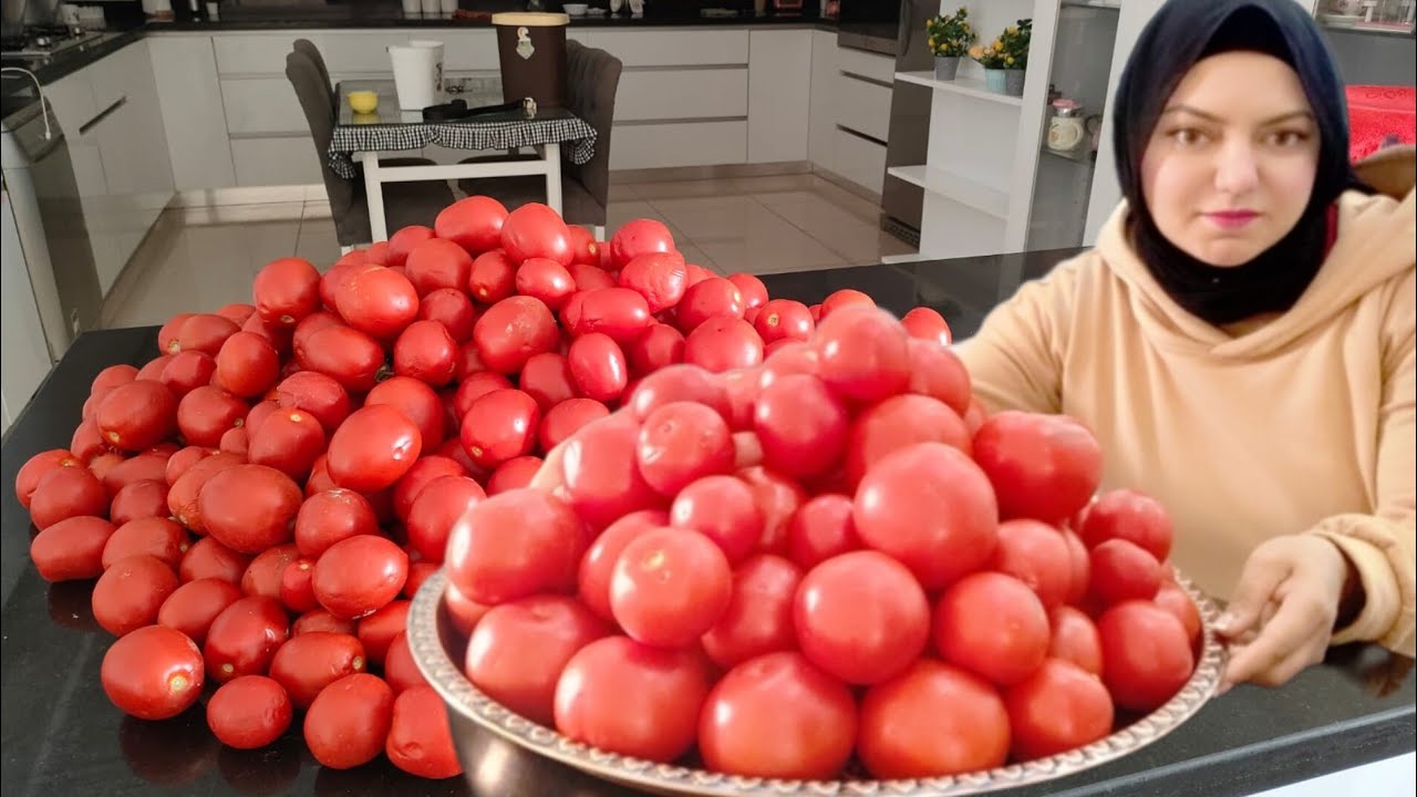 طريقتي اللي عمري ما بغيرها ف تفريز الطماطم تفضل اكتر من سنه زي ما هي وتحدي👌
