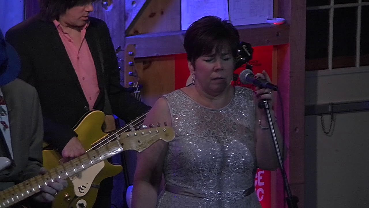 ⁣In The Wee Hours Ronnie Earl & The Broadcasters