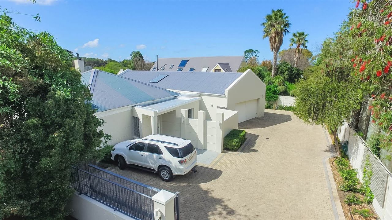4 Bedroom House for sale in Western Cape Cape Town