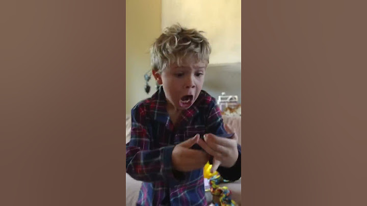 Kid FREAKS out after pulling RARE Pokémon card #shorts