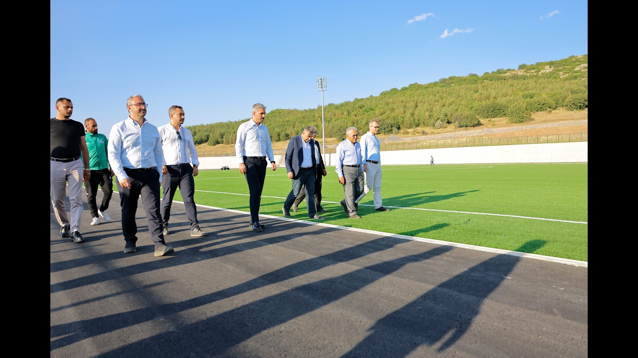 Atletizm Pistini İnceleyen Büyükkılıç: “Kayseri’mize Önemli Bir Tesisi Kazandırmış Olduk”