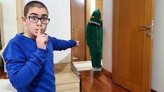 Berat Dinozora Dönüştü Dinosaur Child Fun Kids Video