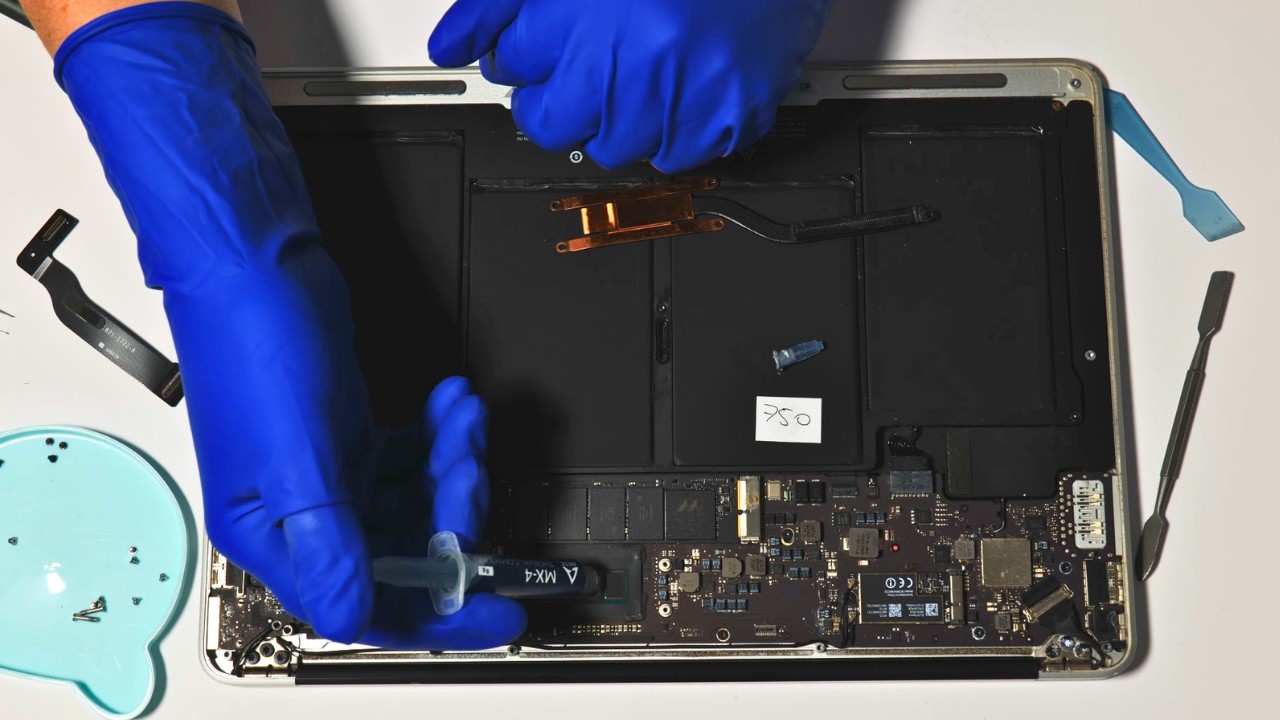 MacBook Air Overheating? How to Replace Thermal Paste (A1466