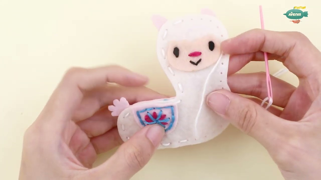 DIY Sewing Pen Topper CH191704 - Llama - How to make video