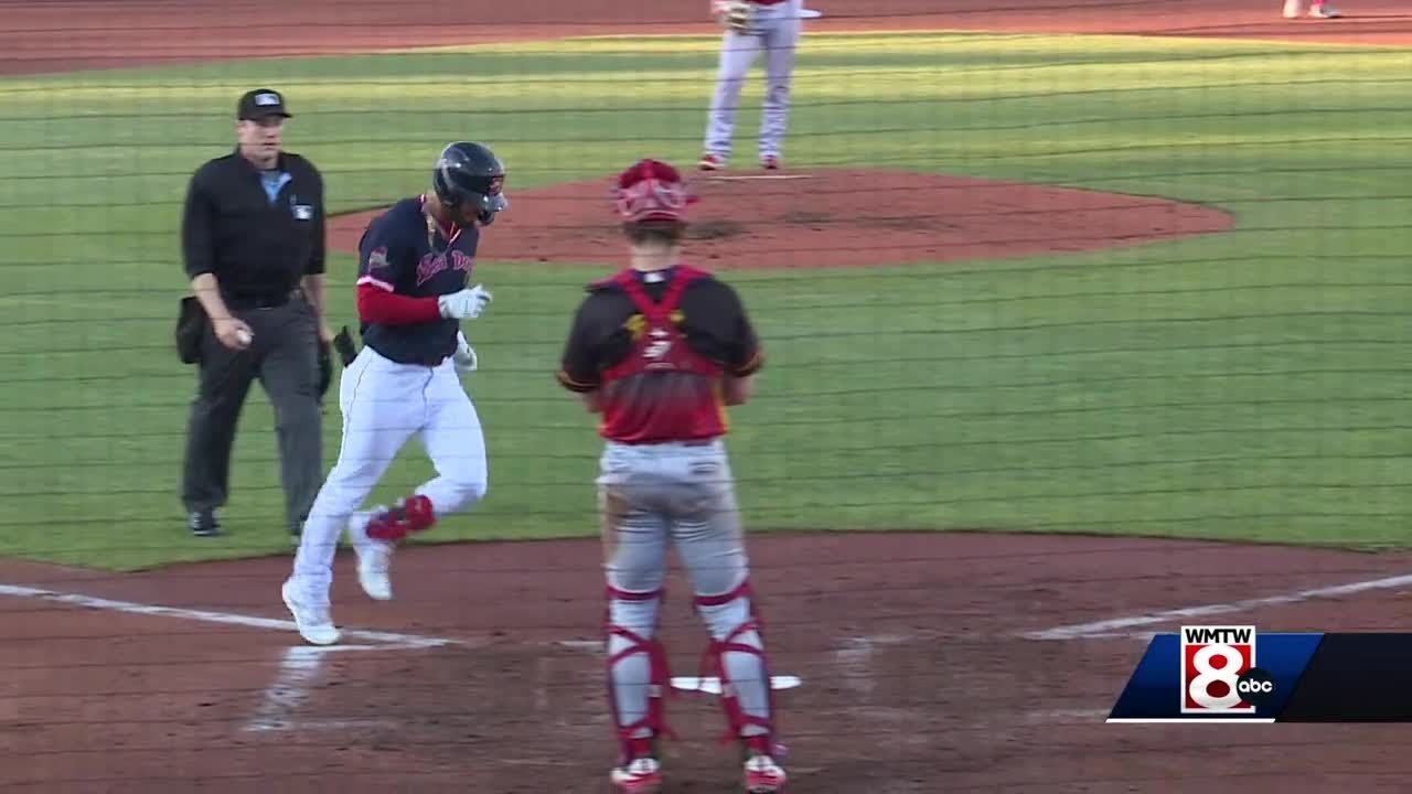 Sea Dogs win third in a row - YouTube