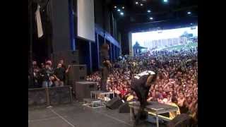 Of Mice &amp; Men - Ben Threw (Live) Warped Tour Camden 7/20/12