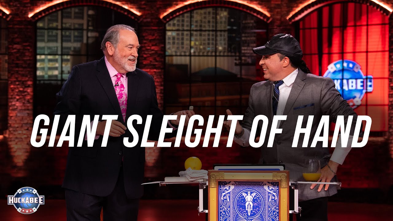 Merlin Award Recipient David Ferrari’s Creative GIANT Sleight of Hand | Jukebox | Huckabee