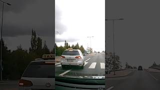 Yango taksin ammattikuljettaja näyttää osaamistaan #2024 #finland #taxi
