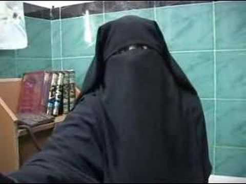 طالبات مدرسة قرآنية يخطفن مومس