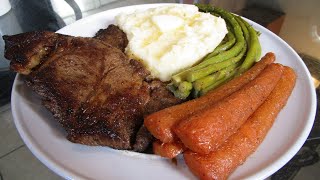 Top Sirloin Steak with Mashed Potatoes, Asparagus and Carrots