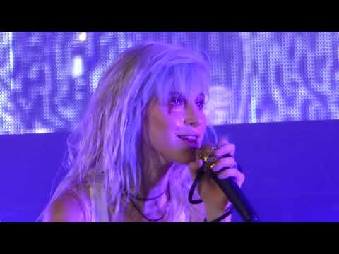 Paramore - Fake Happy (Armory, Minneapolis, MN 2018)