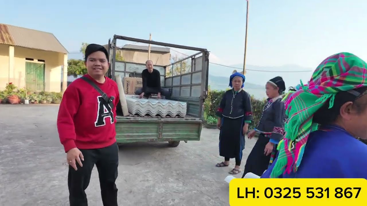 CÙNG EM HƯỜNG TRỞ CHUYẾN VẬT LIỆU CUỐI CÙNG LÊN NHÀ CHÚC NHÔI MỒ CÔI