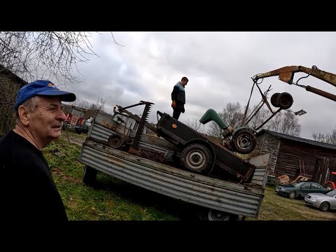 A new Ursus on the farm. Mariusz is paying extra for the scrapyard cleanup.