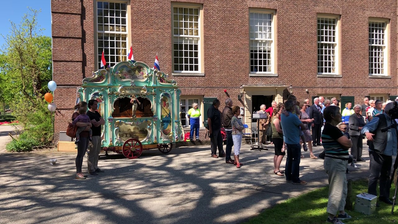 draaiorgel De Klok speelt Wilhelmus  bevrijdingsdag Maarssen 5 mei 2018