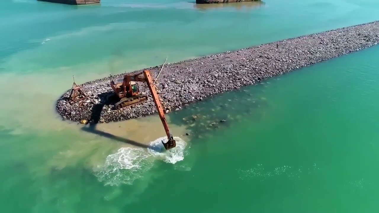 شاهد مراحل انجاز مشروع ساحة مناولة الحاويات في ميناء الفاو الكبير