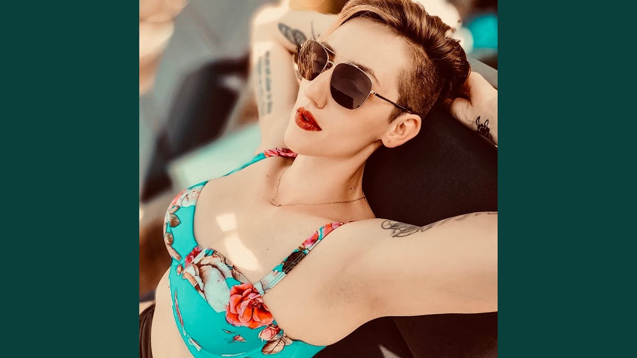 Guarda Bellyache (feat. Justina Beth-El & Kris Beeks) su YouTube Guarda Bellyache (feat. Justina Beth-El & Kris Beeks) su YouTube