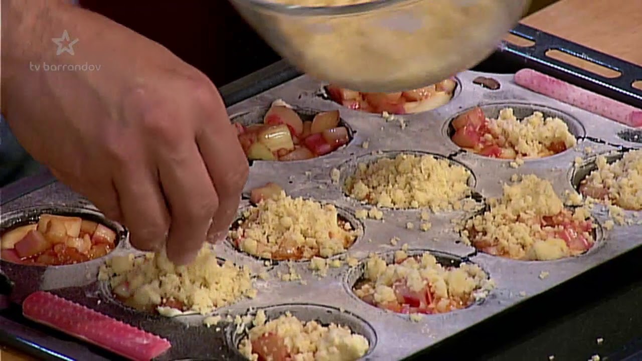 Kašpárku vař - Rebarborový koláč s anglickým krémem a jahodovým sorbetem