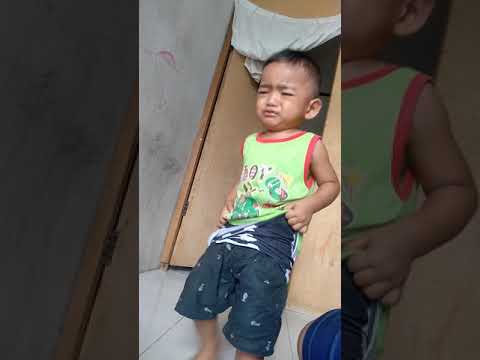 abang lagi gangguin adek