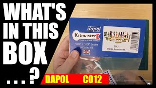 Station Accessories (Dapol - Kitmaster) video