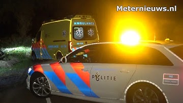 Automobiliste gewond na botsing tegen boom in De Wijk
