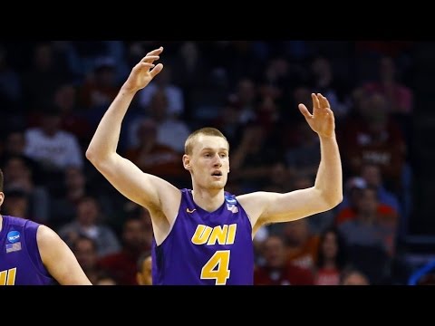 Northern Iowa vs. Texas: Paul Jesperson half-court buzzer-beater