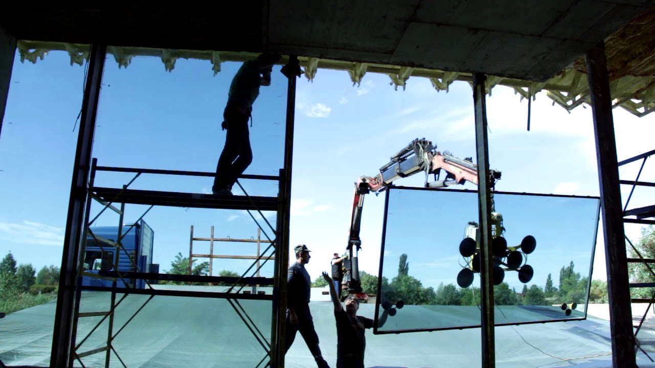 Монтаж больших стеклопакетов (превью) - YouTube