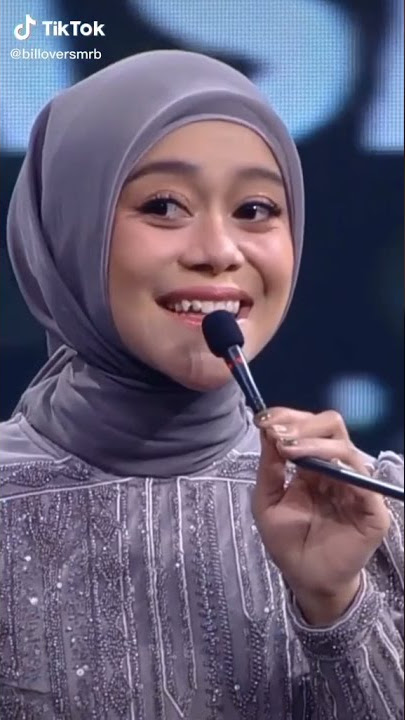 LESTI NYANYIKAN LAGU ES LILIN