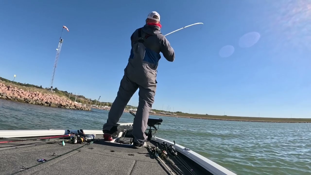 Fall Bass Fishing on Lewis & Clark Lake