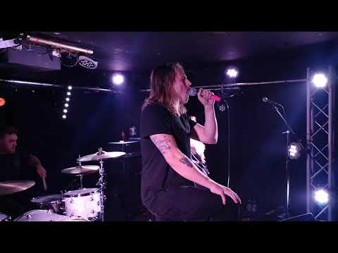 Beachdog - Crawl In Pieces (Live @ Innocent, Hengelo 08-10-2021)