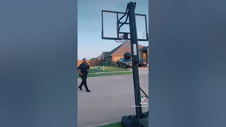 A cop pulled up and 1v1 my friend coolest cop I ha...