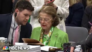 Feinstein appears confused during Senate committee vote, told to 'just say aye'