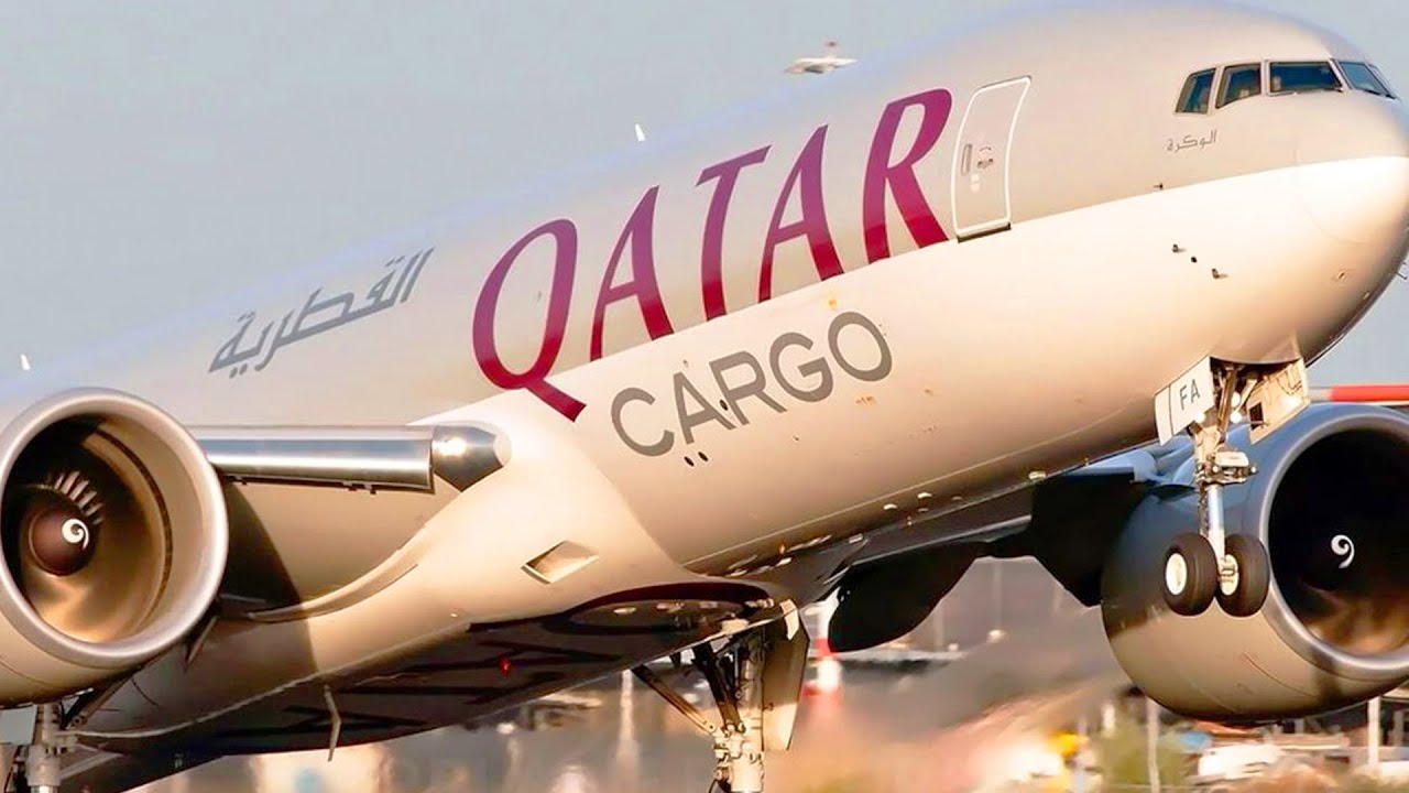 Emergency Crash Landing Boeing 777 Cargolux at Tampa Airport