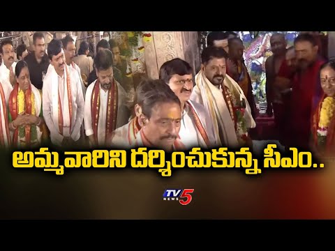 అమ్మవారిని దర్శించుకున్న సీఎం..| CM Revanth Reddy Visits Ujjain Mahakali Temple | Secunderabad | TV5 - TV5NEWS