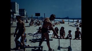 1943, MUSCLE BEACH, SANTA MONICA, CALIFORNIA, PERIOD SWIMMING ATIRE, ACROBATICS