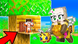 ¡MINECRAFT PERO CREO UNA MINI CASA DENTRO DE UN PANAL DE ABEJAS! 😂 | SRGATO SE ESCONDE DE FLORCITA