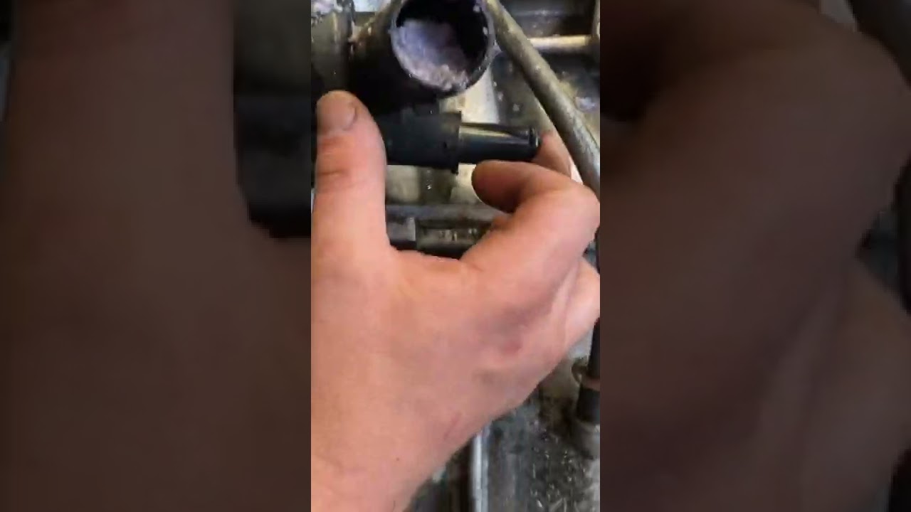 Blue Devil Head gasket sealer problems (NEVER USE IT) YouTube