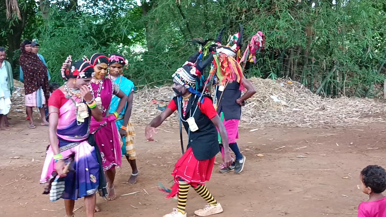 ମାଡେନି ମକର୍ ଗୋଢର୍ ପାନ୍ଜୁଲ ରୁମୁକ୍ ଝୁମୁକ୍ ବାଜେ😜😜😜 / desia madia natak #natak #bali_bhatra