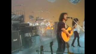 matia bazar - c'e tutto un mondo intorno (HQ stereo)