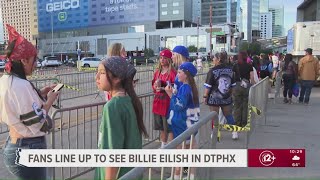 Fans line up to see Billie Eilish in downtown Phoenix screenshot 5