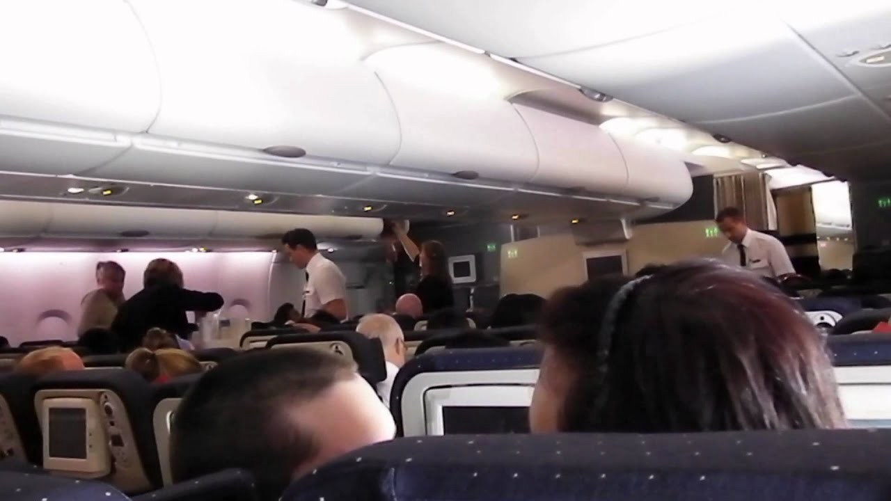 air-france-a388-from-cdg-to-iad-paris-to-washington-plane-trip-video