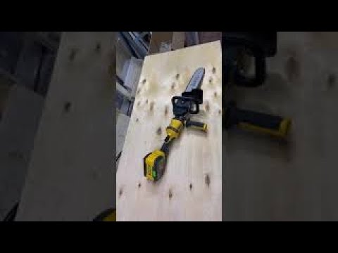 Video: Chainsaws 