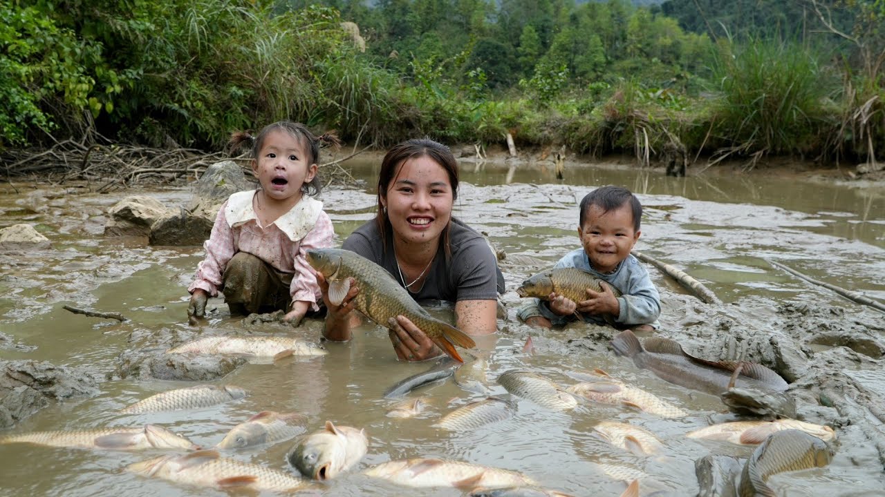 350 day and night journey with 2 children to harvest giant fish pond and fruit to sell at the market