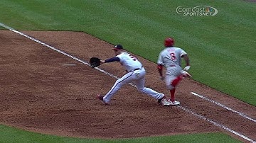 PHI@ATL: Byrd legs out infield single to score Howard