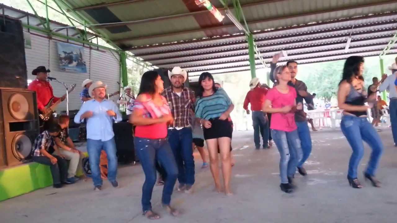 pura divercion en albercas el camino - YouTube