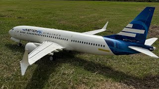 ボーイング737MAXラジコン飛行機 強風でも安全運航 - YouTube