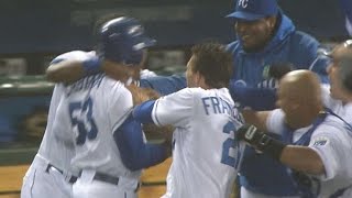 Snider hits a walk-off double in the 10th